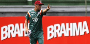 Eduardo Baptista afirma estar de olho no elenco (Foto: Nelson Perez - FFC)