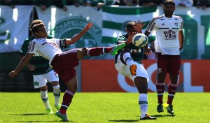 Fluminense tem apenas dez pontos no returno. Chapecoense soma 12