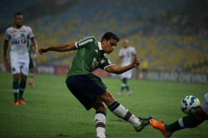 Derrota contra a Chapecoense manteve Fluminense com 43 pontos e na 13ª posição (Foto: Bruno Haddad - FFC)