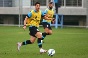 Técnico contou que Giuliano reclamou de "perna pesada" (Foto: Flickr - Grêmio)
