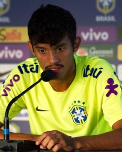 Gustavo Scarpa defendeu a seleção em amistosos e ainda encontrou companheiros de Fluminense