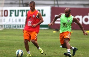 Jonathan treinou entre os titulares e Marcos Júnior entre os reservas (Foto: Nelson Perez - FFC)