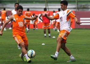Magno Alves evita comparações entre Enderson e Eduardo  (Foto: Nelson Perez - FFC)