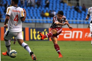 Osvaldo ainda não rendeu o que se espera dele no Fluminense (Foto: Nelson Perez - FFC)