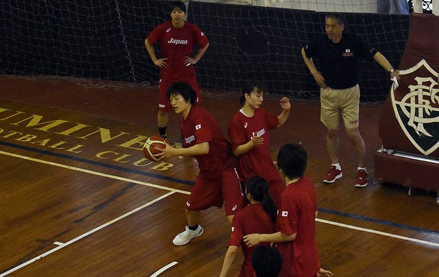 Equipe feminina de basquete do Japão treinou no ginásio