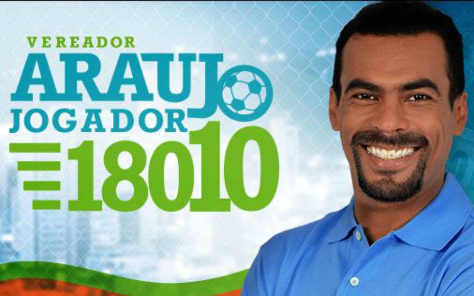 Araújo teve passagem pelo Flu entre 2011 e 2012. Pelo REDE, tenta se eleger vereador em Caruaru