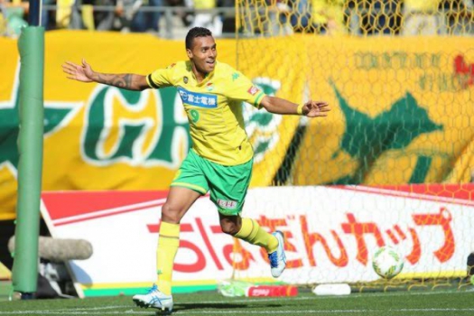 Centroavante Élton, ex-Vasco, atua no  JEF United, do Japão