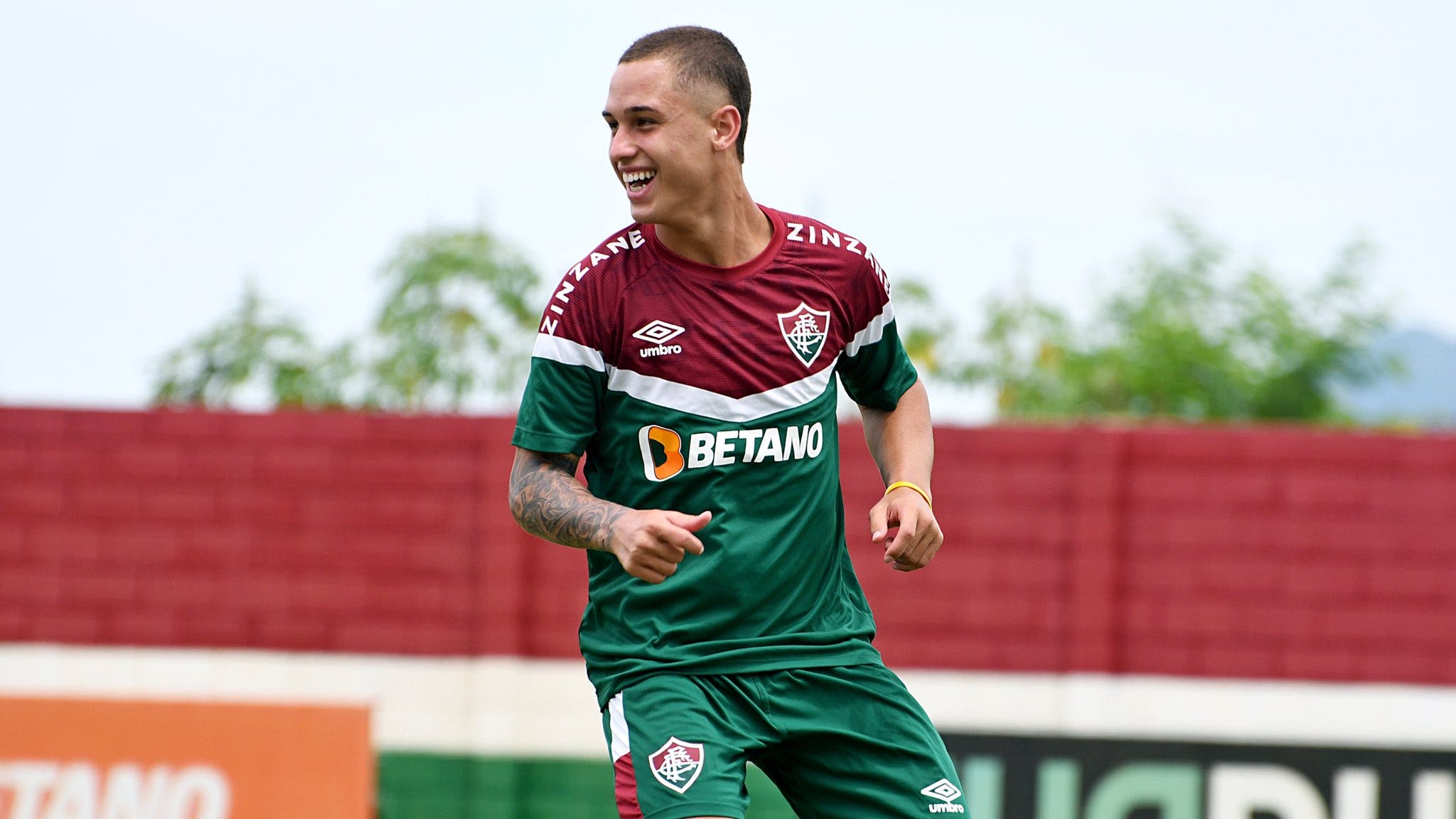 Arthur, meia do Fluminense, é convocado pela Seleção Brasileira Sub-17 para  duelos contra o Paraguai