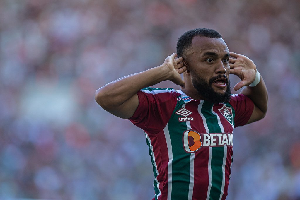 Samuel Xavier defende maneira alternativa de jogar do Fluminense: Não é  sempre que vamos dominar, fluminense