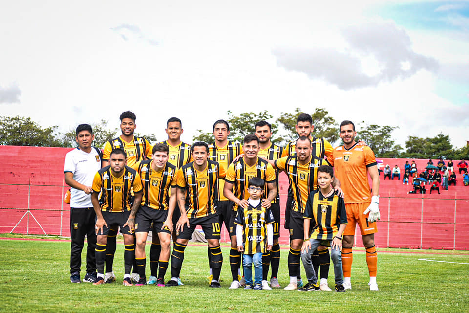 A HISTÓRIA DO THE STRONGEST (BOL)  Club The Strongest, mais conhecido  apenas como The Strongest (em inglês: O mais forte), é um clube de futebol  boliviano, sediado na cidade de La