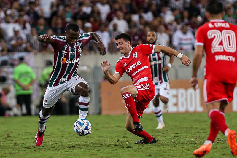 Técnico do River vê Fluminense como melhor time do Brasil após goleada