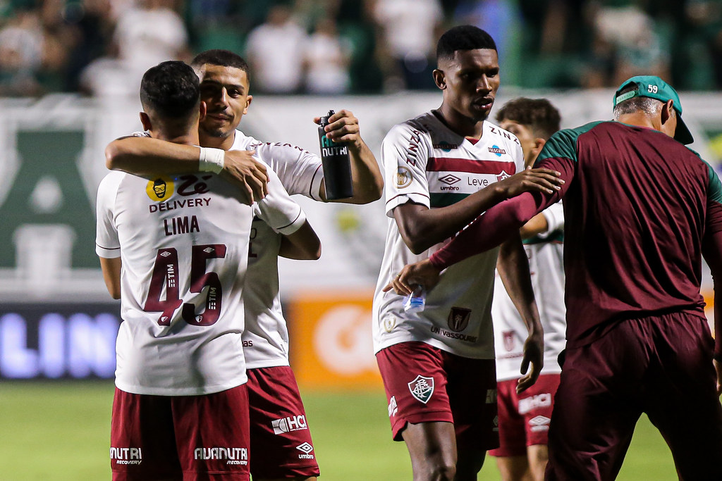 Bola de cristal” de jornal calcula chances de título e Libertadores do Flu  após 15ª rodada