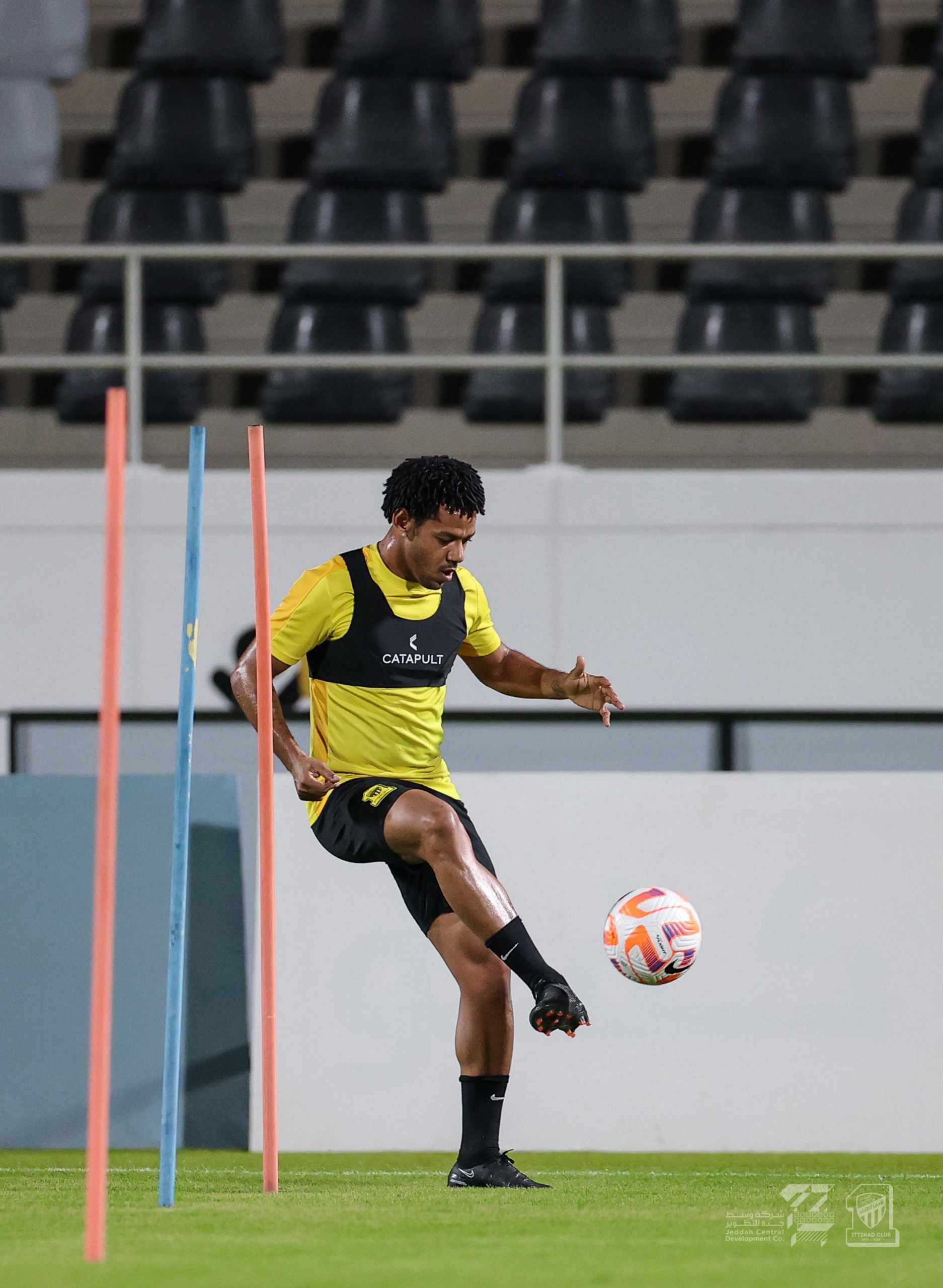 Nacional recebe torcida no primeiro treino de olho na temporada de