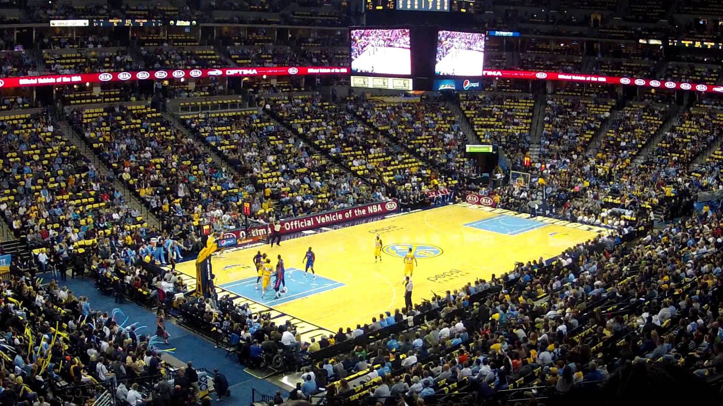 Jogo 3 Entre Nuggets De Denver E Calor De Miami : Estádio Central