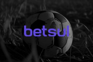 imagem com bola e futebol no fundo e logo da betsul