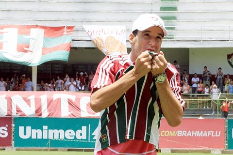 Thiago Neves agradece homenagem do Fluminense: