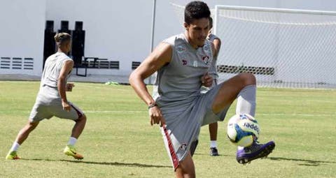 Reginaldo aponta motivos para Fluminense sofrer tantos gols