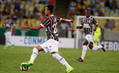 Fluminense tem duas novidades entre os relacionados para o jogo contra o Grêmio