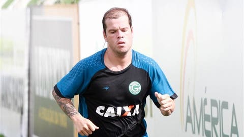 Tiago Luís propaga respeito ao Fluminense, mas confia na vaga