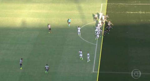 Ferj não punirá e ainda elogia assistente que validou gol irregular do Botafogo