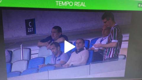 Treinador do Vasco assistiu à vitória tricolor ao lado de funcionários da Ferj