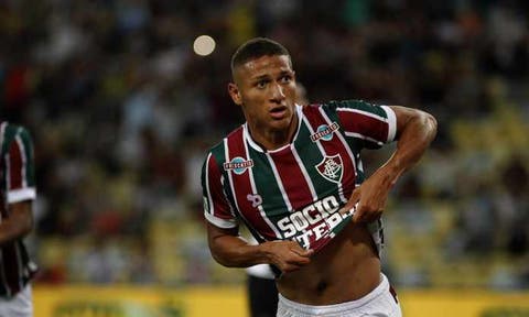 Dirigente do Fluminense está na Itália para negociar Richarlison, diz jornal