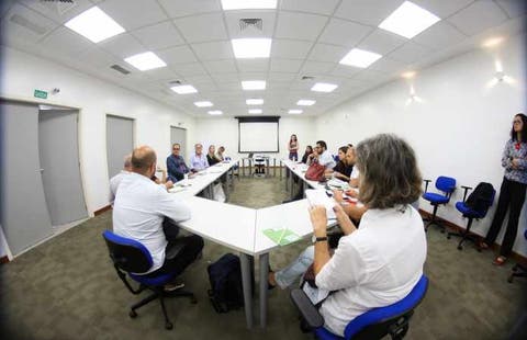 Fluminense, com Pedro Abad, participa de projeto sobre energias renováveis