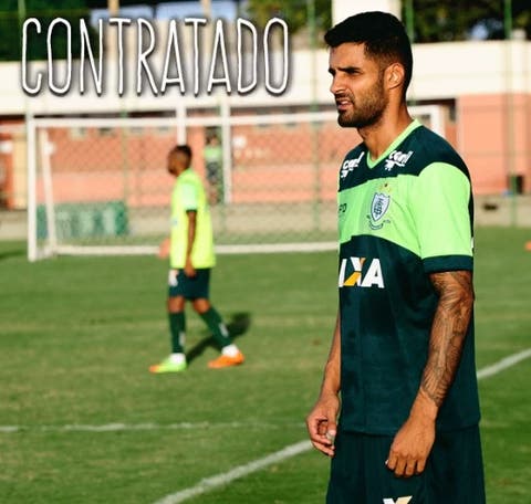 América-MG anuncia contratação de lateral do Fluminense
