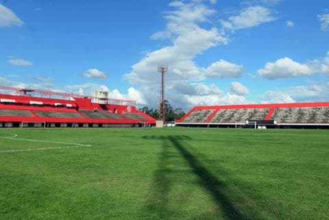 Fluminense é quem está conservando o gramado do Giulite Coutinho | NETFLU