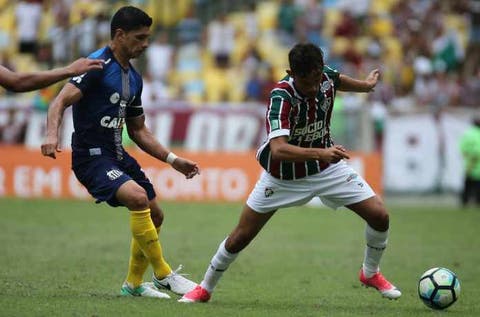Feliz por retorno, Scarpa reconhece peso da inatividade e erro em gol do Santos