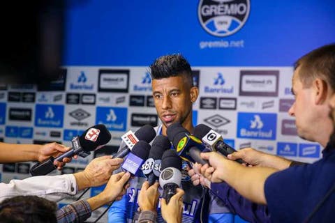 Leonardo Moura pede Grêmio atento ao contra-ataque do Fluminense