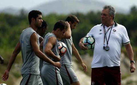 Passada a eliminação, Abel quer confiança em alta no Fluminense