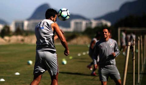 Fluminense entrará com três titulares pendurados no clássico contra o Fla