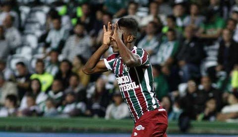 Léo minimiza vaias sofridas em jogos anteriores do Fluminense