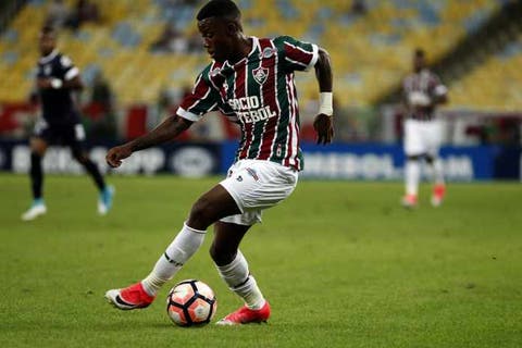 Calazans não escolhe posição no time do Fluminense