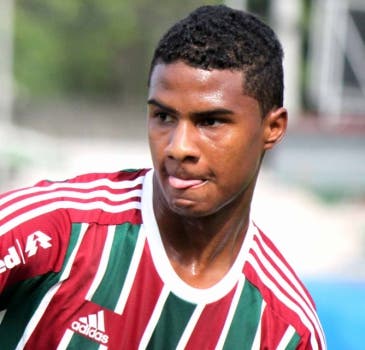 Zagueiro rescinde com o Boavista e está de volta ao Fluminense