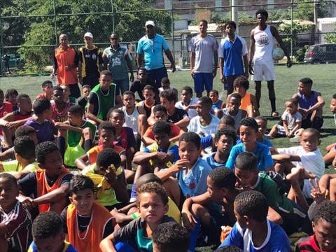 Fluminense faz nova captação de jovens talentos na Cidade de Deus