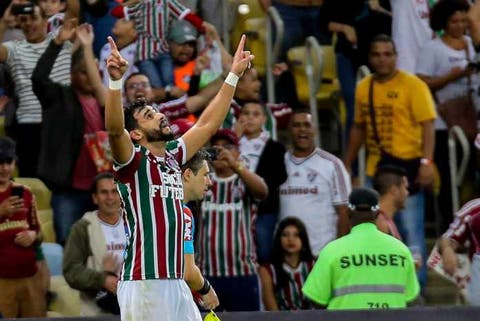 Zagueiro do Atlético-MG pede atenção com Henrique Dourado