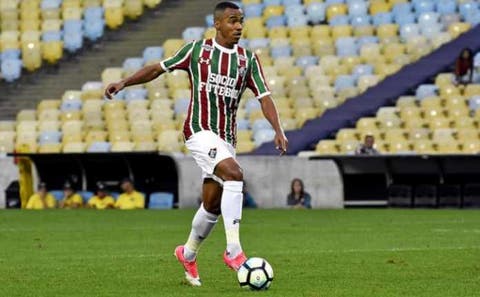 Marlons se completam no Fluminense e ganham espaço no esquema de Abel