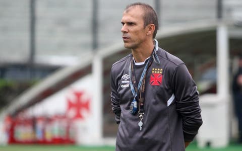 Ex-técnico do Fluminense vira plano B no Vasco após demissão de Milton Mendes