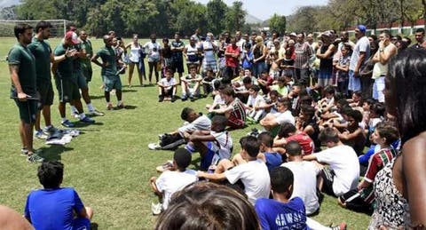 Fluminense seleciona 15 jogadores em peneira aberta em Xerém