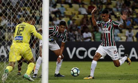 Zagueiro do Fluminense é o quinto que mais desarma no Brasileirão
