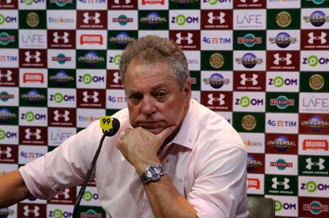 a direção terá de aguardar o duelo entre Fluminense e  Ponte Preta para conversar com o treinador