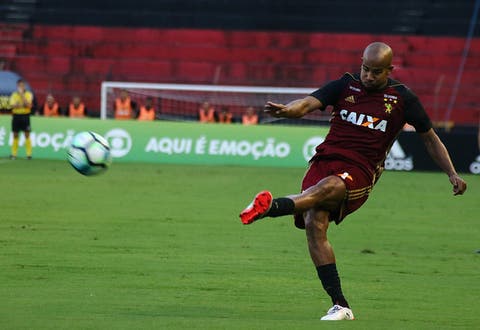 Sport consegue efeito suspensivo para volante enfrentar o Fluminense