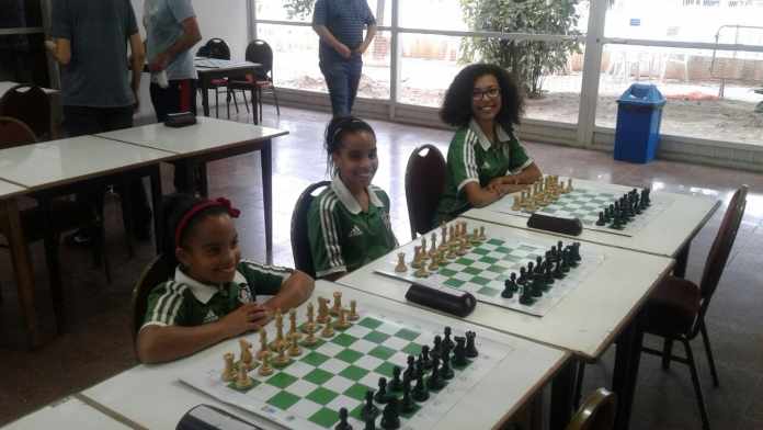 Jovem enxadrista do Fluminense fica em terceiro lugar no Estadual feminino sub-16