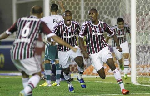 Vitória anuncia contratação de atacante revelado pelo Fluminense