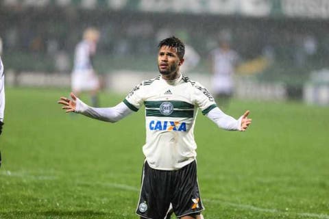Novo reforço ainda não assinou contrato com o Fluminense