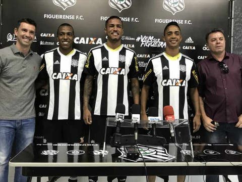 Figueirense apresenta dupla emprestada pelo Fluminense