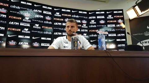 Henrique admite que negociava com o Corinthians desde o fim do Brasileiro