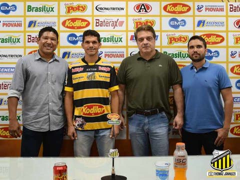 Ex-tricolor, Magno Alves é apresentado em clube paulista